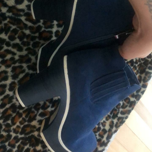 High heels boot - Picture 2 of 4